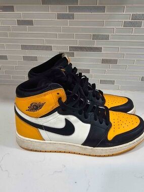 Air Jordan 1 High Retro black and Yellow Toe shoes sneakers men’s size 7